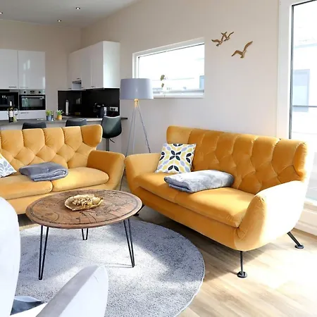 Botel Coastal Comfort With Terrace *