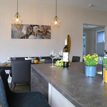 Botel Coastal Comfort With Terrace Ribnitz-Damgarten