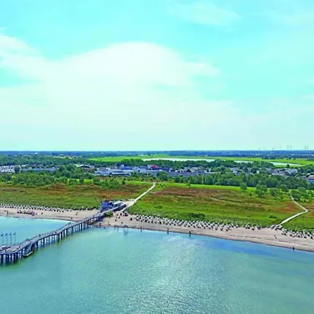 Coastal Comfort With Terrace Botel